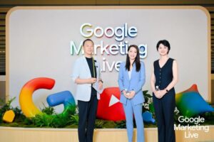易海创腾创始人兼CEO王志龙(左)、Google大中华区营销洞察与解决方案副总裁张珺(中)、Google Ads工程副总裁孙元(右)