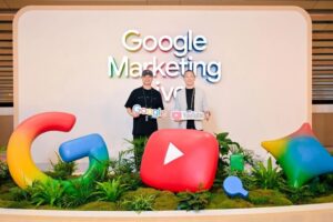 Google大中华区首席市场官Ben(左)、易海创腾创始人兼CEO王志龙(右)